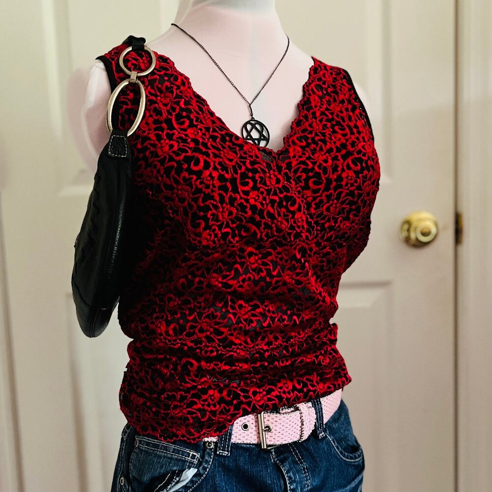 VTG 90s Sears | Red + Black Floral Vneck Lace Tank  | XL